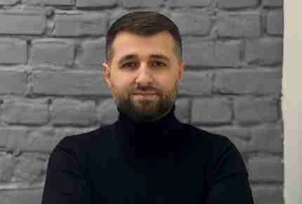 Захар Якунин на сайте Знание в Код